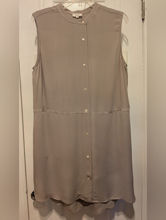 Wilfred Dresses & Skirts - Classy Wilfred Taupe Sleeveless Button-Down Shift Dress
